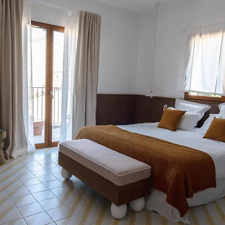 Boutique Responsable Et Restaurant Basgi Basgi Saint-Florent (Corsica)