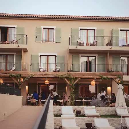 Boutique Responsable Et Restaurant Basgi Basgi 4*
