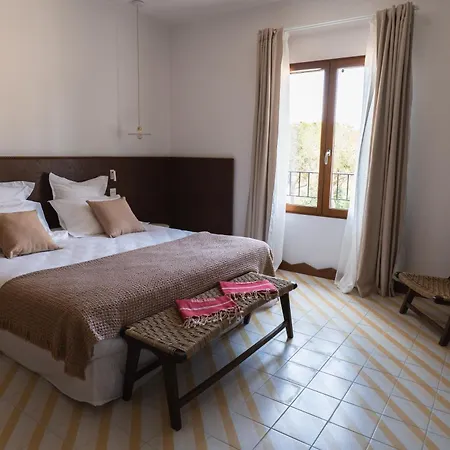Boutique Responsable Et Restaurant Basgi Basgi 4* Saint-Florent (Corsica)