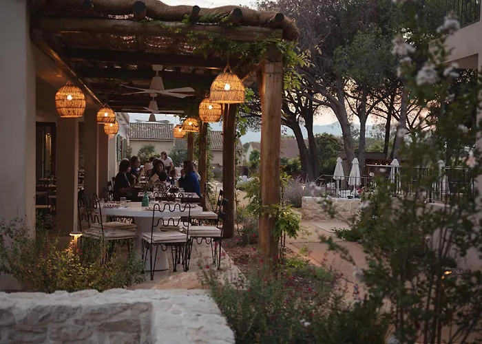 Hotel Boutique Responsable Et Restaurant Basgi Basgi 4*