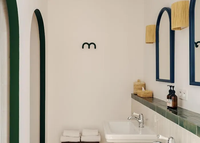 Boutique Responsable Et Restaurant Basgi Basgi Hotel 4*