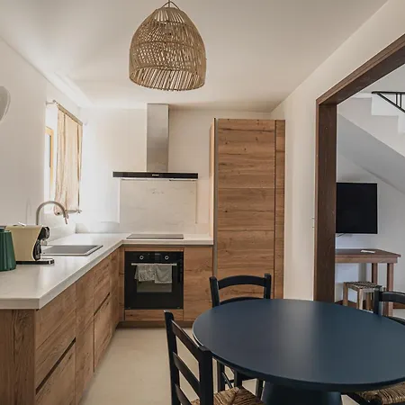 Boutique Responsable Et Restaurant Basgi Basgi 4*