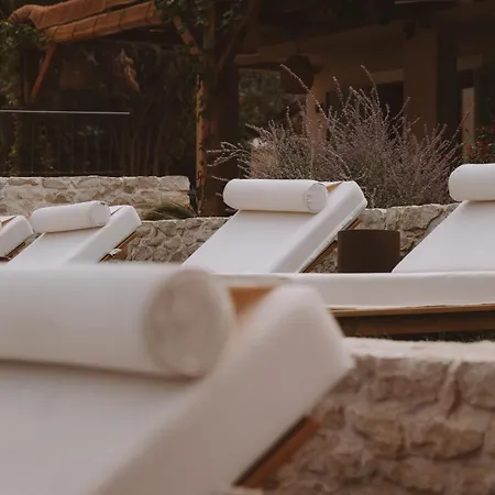Boutique Responsable Et Restaurant Basgi Basgi מלון 4*