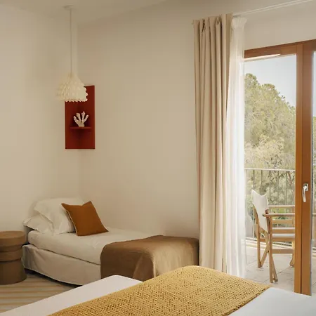 Boutique Responsable Et Restaurant Basgi Basgi 4*