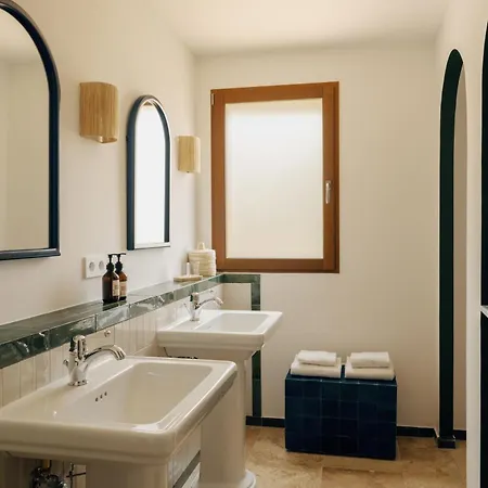 Hotel Boutique Responsable Et Restaurant Basgi Basgi Saint-Florent (Corsica)