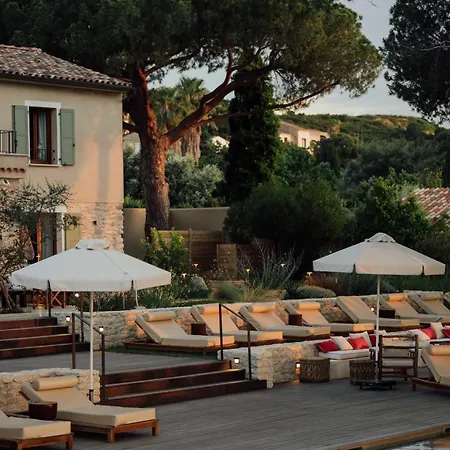 Boutique Responsable Et Restaurant Basgi Basgi Hotel Saint-Florent (Corsica)