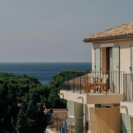 Boutique Responsable Et Restaurant Basgi Basgi 4* Saint-Florent (Corsica)