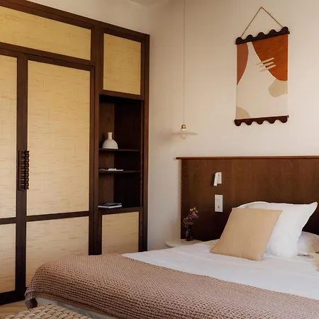 Boutique Responsable Et Restaurant Basgi Basgi Отель 4*