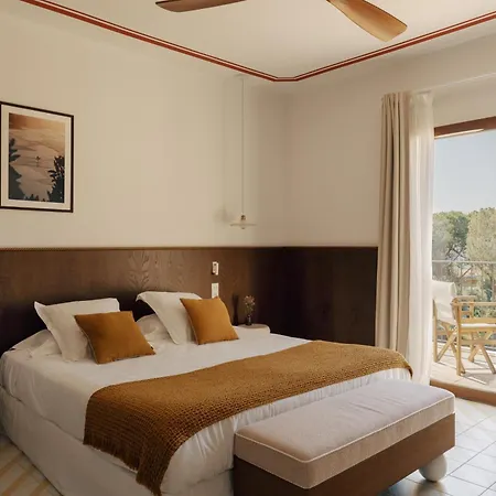 Boutique Responsable Et Restaurant Basgi Basgi Saint-Florent (Corsica)