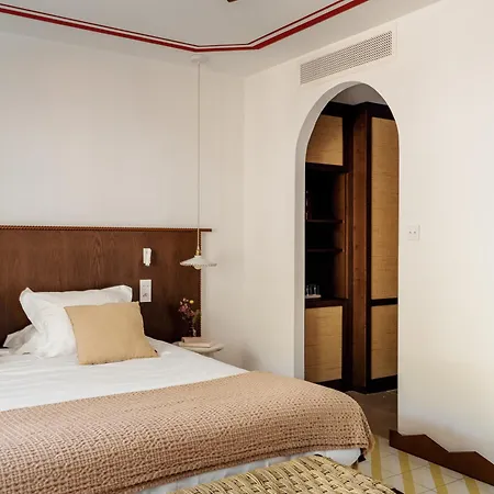 Hotel Boutique Responsable Et Restaurant Basgi Basgi 4*