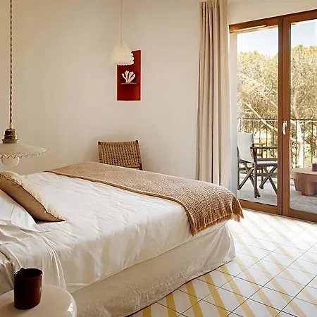 Boutique Responsable Et Restaurant Basgi Basgi 4* Saint-Florent (Corsica)