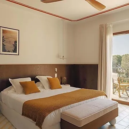 Hotel Boutique Responsable Et Restaurant Basgi Basgi 4*