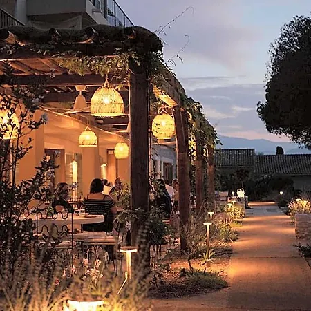 Boutique Responsable Et Restaurant Basgi Basgi 4*