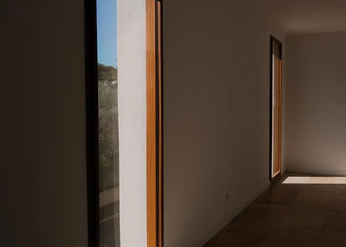 Boutique Responsable Et Restaurant Basgi Basgi فندق سانت فلوران