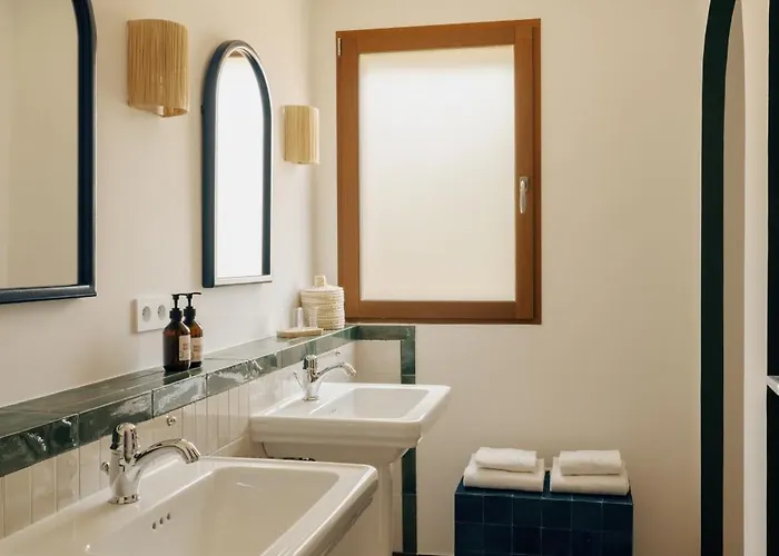 Hotel Boutique Responsable Et Restaurant Basgi Basgi Saint-Florent (Corsica)