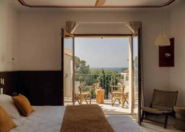 Boutique Responsable Et Restaurant Basgi Basgi Hotel 4*