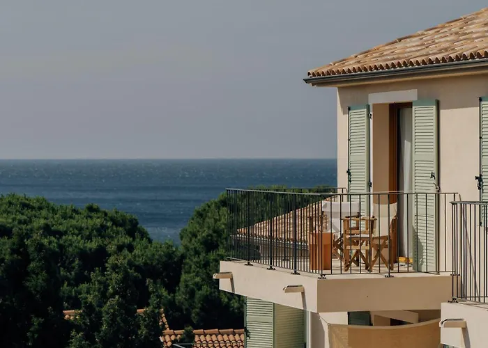 Boutique Responsable Et Restaurant Basgi Basgi 4* Saint-Florent (Corsica)