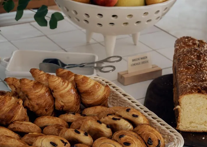 Boutique Responsable Et Restaurant Basgi Basgi 4*