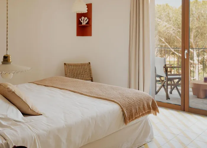 Hotel Boutique Responsable Et Restaurant Basgi Basgi Saint-Florent (Corsica)